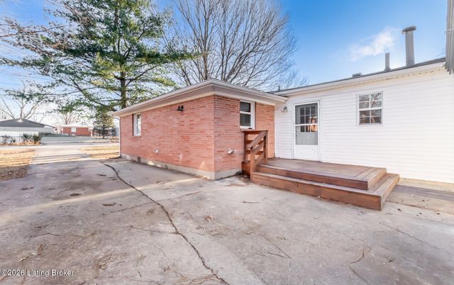 2428 Weber Ln, Louisville, KY 40216