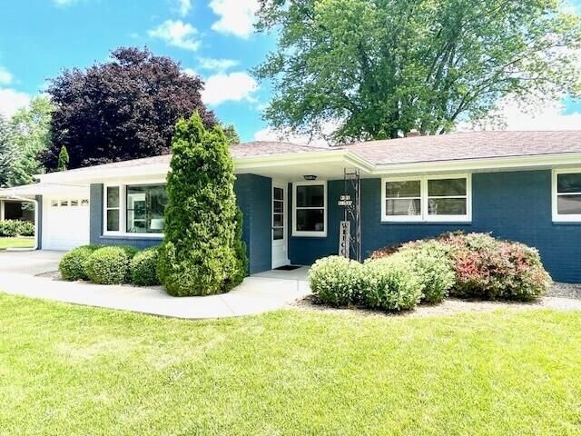 W155N11684 Sunny View AVENUE, Germantown, WI 53022