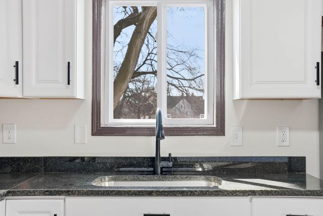 612 Newton Avenue N, Minneapolis, MN 55411