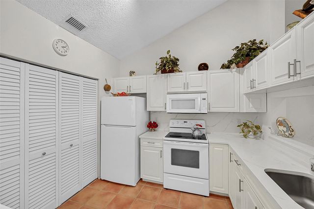 415 Buttonwood Pl, Boca Raton, FL 33431