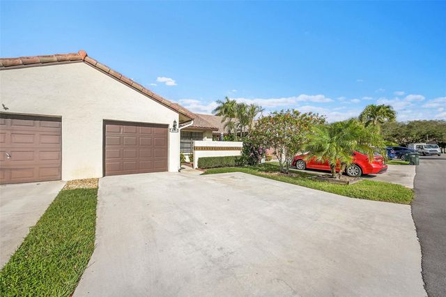 415 Buttonwood Pl, Boca Raton, FL 33431