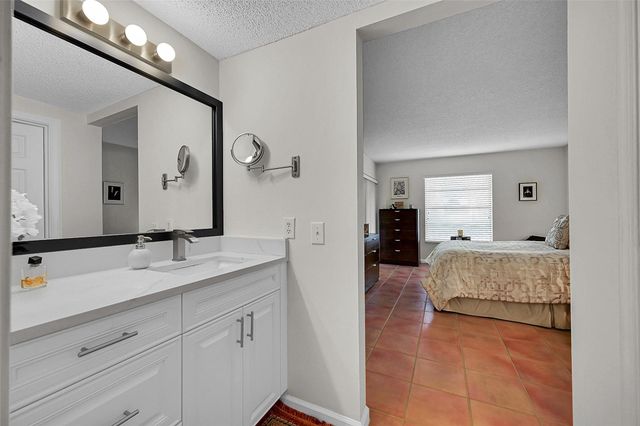 415 Buttonwood Pl, Boca Raton, FL 33431