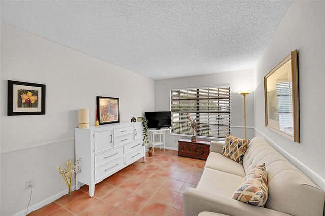 415 Buttonwood Pl, Boca Raton, FL 33431