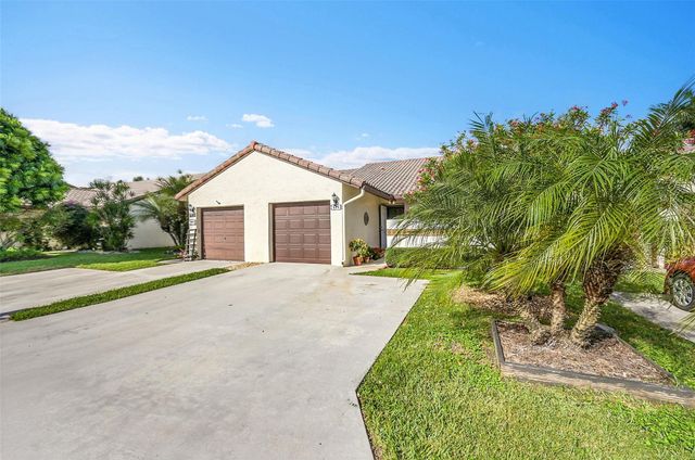 415 Buttonwood Pl, Boca Raton, FL 33431