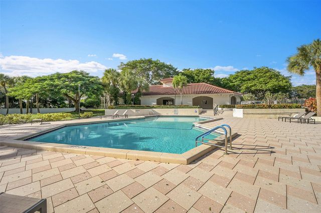 415 Buttonwood Pl, Boca Raton, FL 33431