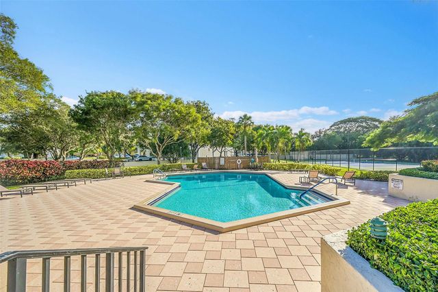 415 Buttonwood Pl, Boca Raton, FL 33431