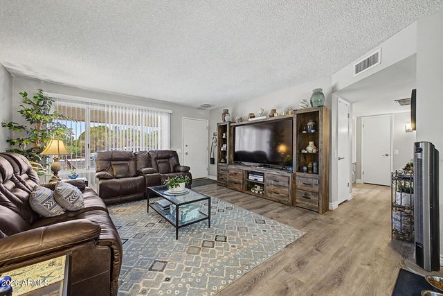 18407 N 132ND Avenue, Sun City West, AZ 85375