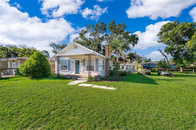 1420 E LAKEVIEW AVENUE, Eustis, FL 32726