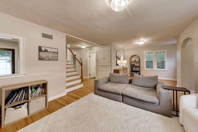 165 S Maple Street, Palatine, IL 60067