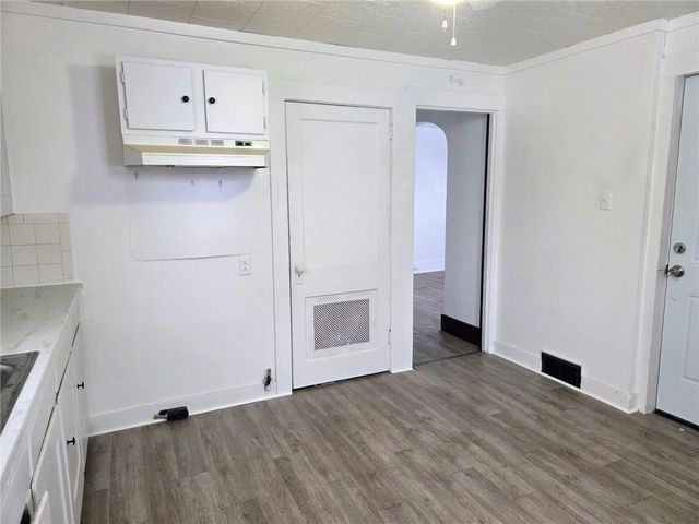 306 Spruce St, City Of But Ne, PA 16001