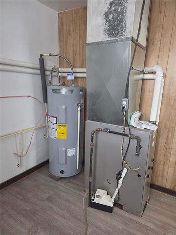 306 Spruce St, City Of But Ne, PA 16001