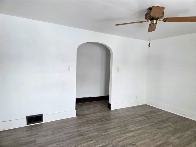 306 Spruce St, City Of But Ne, PA 16001