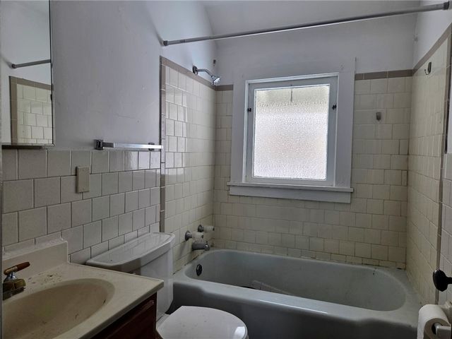 306 Spruce St, City Of But Ne, PA 16001