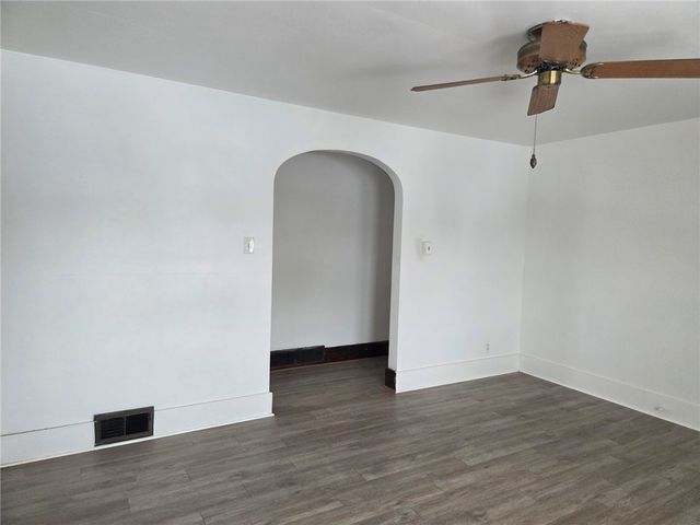 306 Spruce St, City Of But Ne, PA 16001