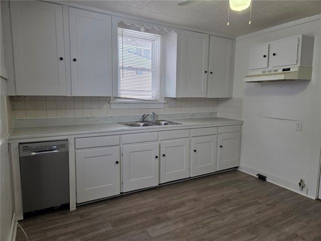 306 Spruce St, City Of But Ne, PA 16001