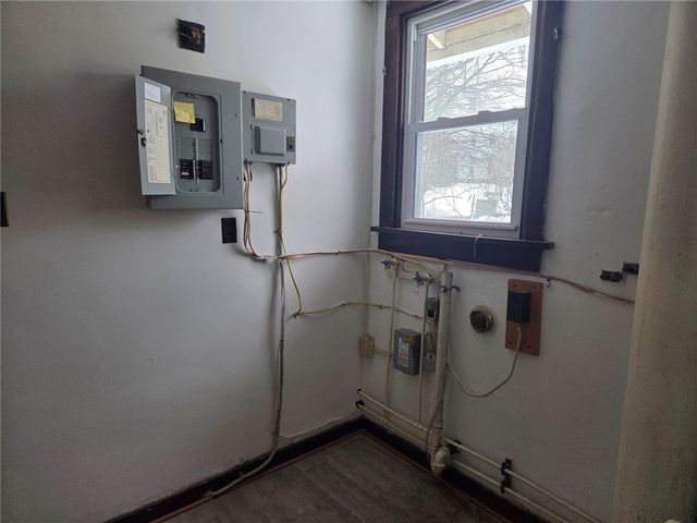 306 Spruce St, City Of But Ne, PA 16001