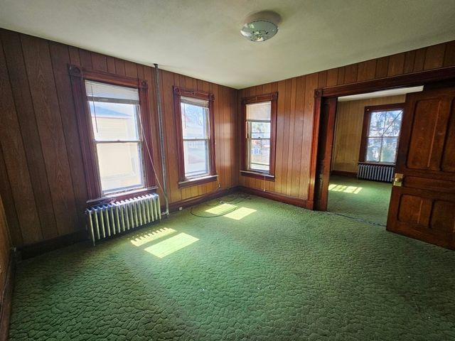 29 Yale St, Springfield, MA 01109
