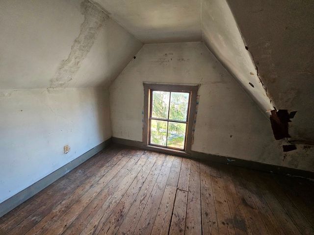 29 Yale St, Springfield, MA 01109