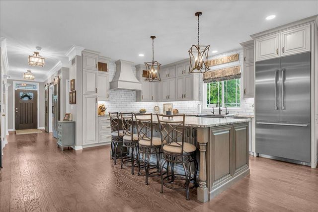 303 Terry Avenue, Rochester, MI 48307