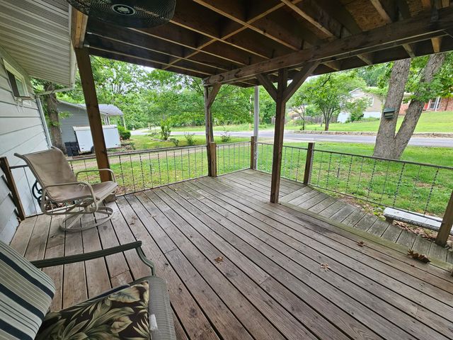 9 Pioneer Place, Kimberling City, MO 65686
