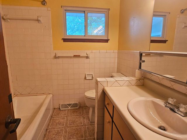 9 Pioneer Place, Kimberling City, MO 65686