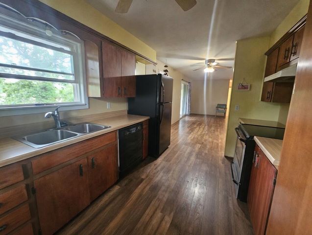 9 Pioneer Place, Kimberling City, MO 65686