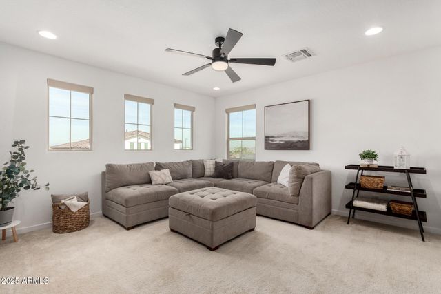 18609 W DIANA Avenue, Waddell, AZ 85355