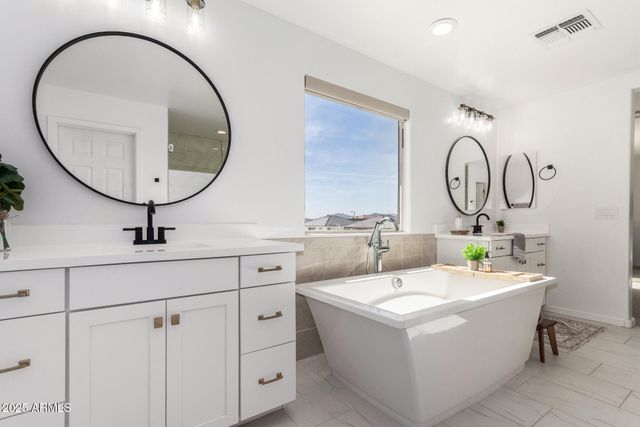 18609 W DIANA Avenue, Waddell, AZ 85355