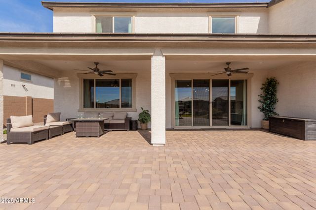 18609 W DIANA Avenue, Waddell, AZ 85355