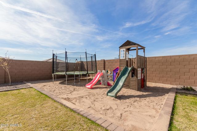 18609 W DIANA Avenue, Waddell, AZ 85355