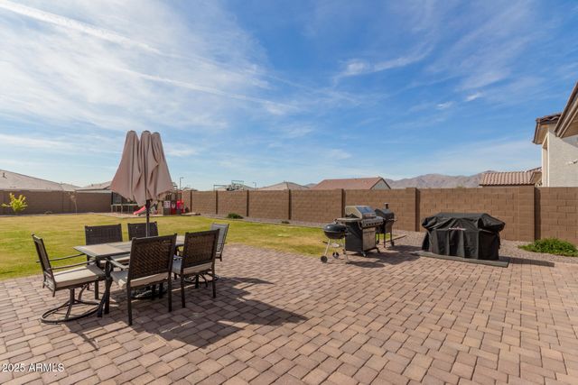 18609 W DIANA Avenue, Waddell, AZ 85355