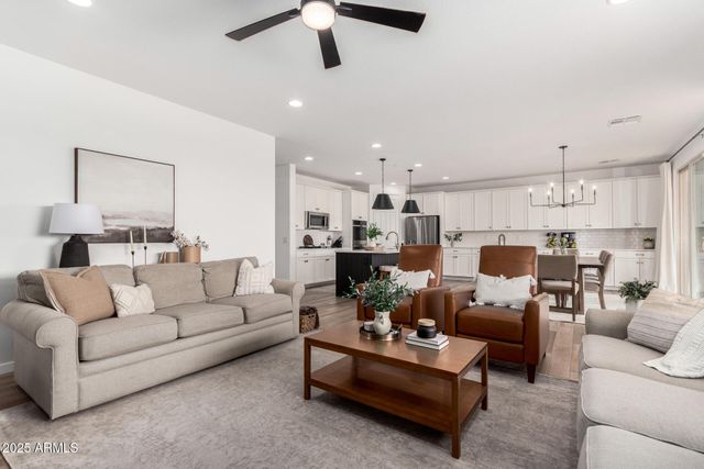 18609 W DIANA Avenue, Waddell, AZ 85355