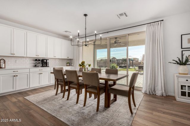 18609 W DIANA Avenue, Waddell, AZ 85355