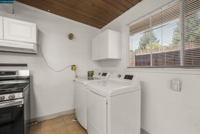 210 Riley Dr, Pacheco, CA 94553