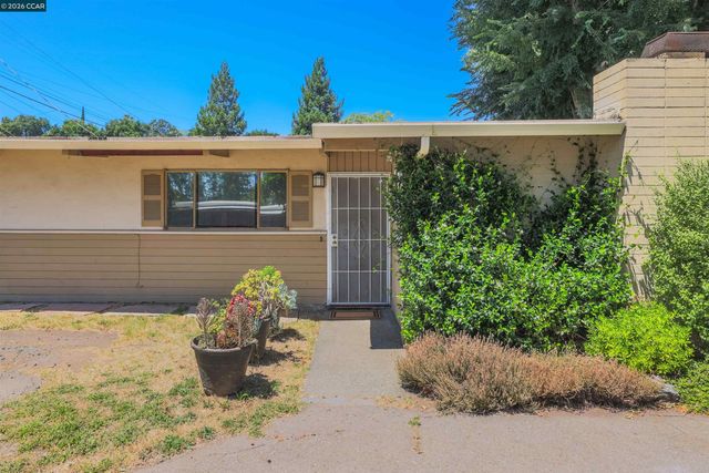 210 Riley Dr, Pacheco, CA 94553
