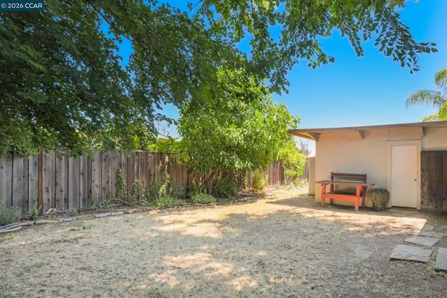 210 Riley Dr, Pacheco, CA 94553