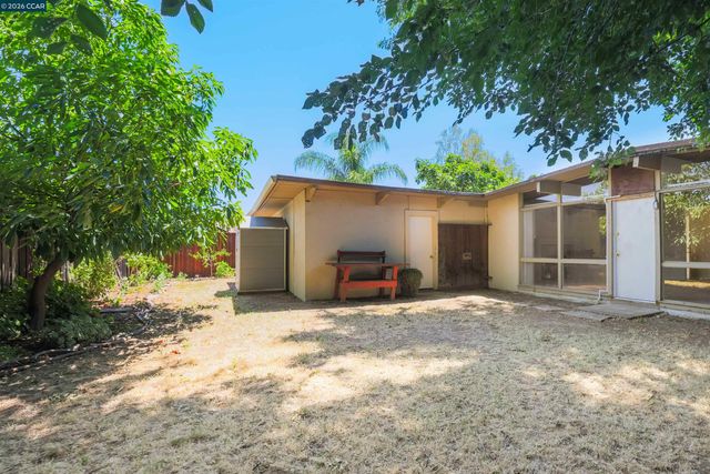 210 Riley Dr, Pacheco, CA 94553