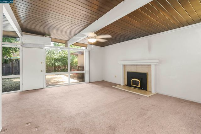210 Riley Dr, Pacheco, CA 94553