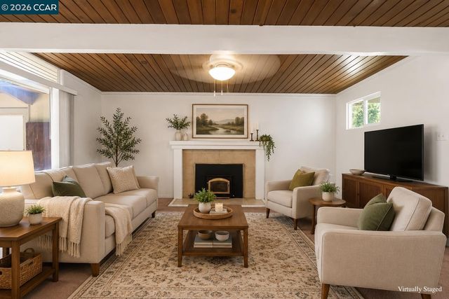 210 Riley Dr, Pacheco, CA 94553