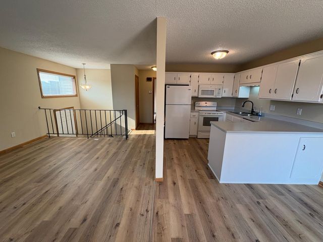 5655 Otter View Trail, White Bear Lake, MN 55110