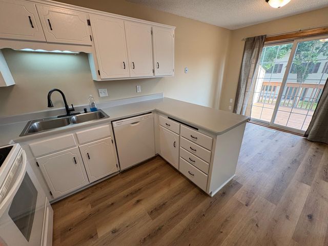 5655 Otter View Trail, White Bear Lake, MN 55110