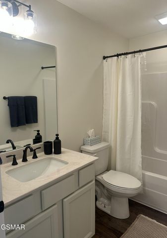 540 Henderson Road, Pigeon Forge, TN 37863