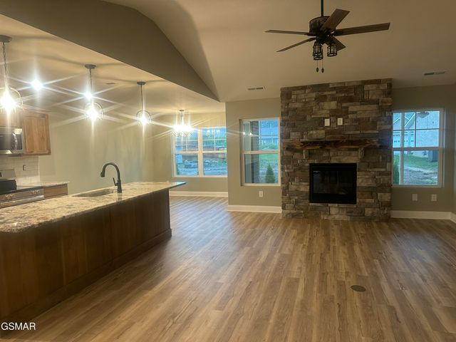 540 Henderson Road, Pigeon Forge, TN 37863