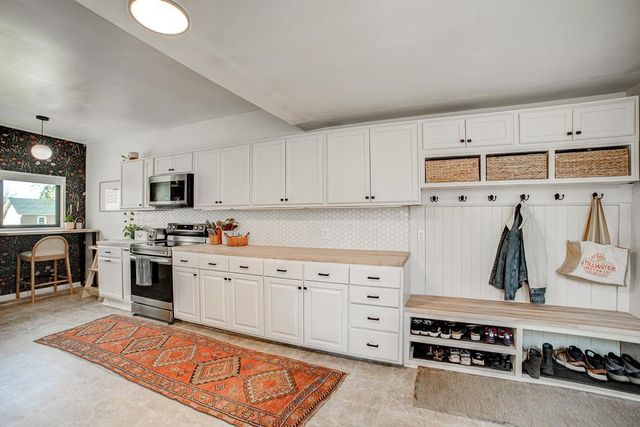906 4th Street N, Stillwater, MN 55082