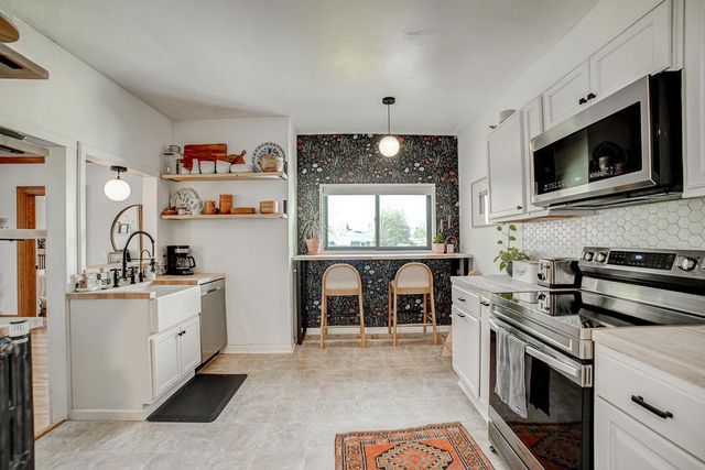 906 4th Street N, Stillwater, MN 55082
