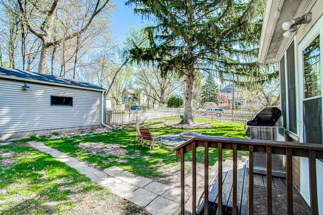 906 4th Street N, Stillwater, MN 55082