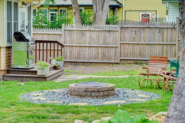 906 4th Street N, Stillwater, MN 55082