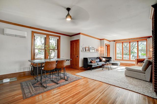 906 4th Street N, Stillwater, MN 55082