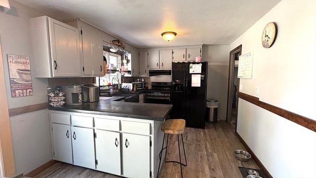 15 Fairhaven, East Longmeadow, MA 01028