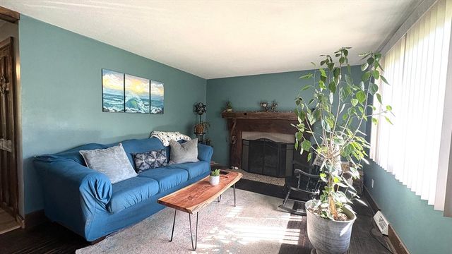 15 Fairhaven, East Longmeadow, MA 01028